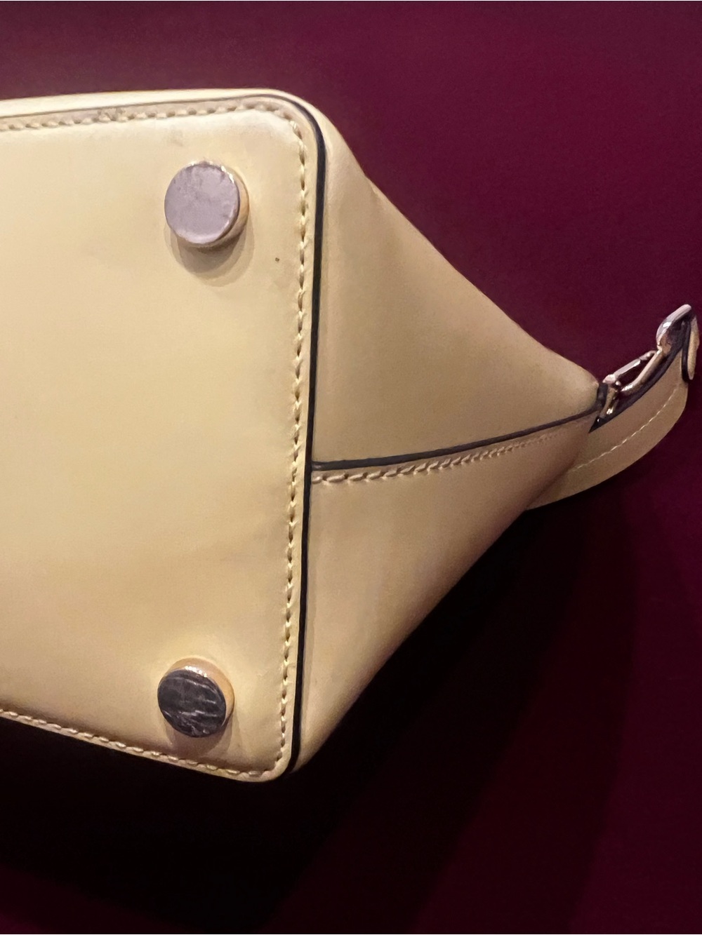 Michael Kors Blakely yellow leather medium bucket bag - Picture 14 of 16
